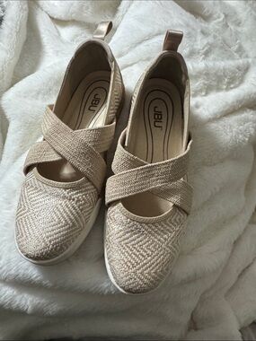 JBU Elm Flats Women's Beige Slip-On Cross-Strap Sneakers
